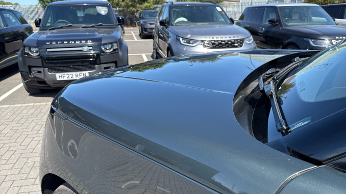 Land Rover Range Rover 3.0 D300 Westminster Edition 4dr Auto Diesel Estate - Image 25